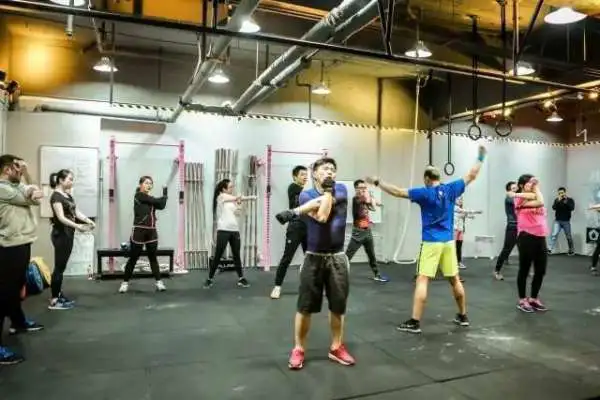 如何通过模拟比赛环境提高篮板实战能力?_2